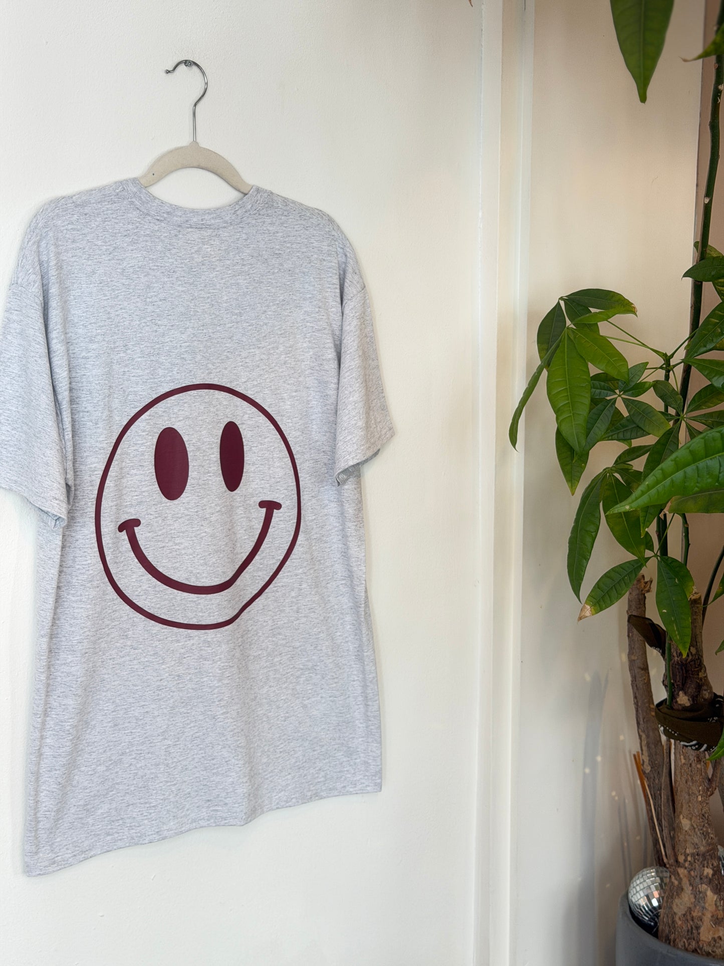 Vintage Kirsten smiley tshirt burgundy/brown