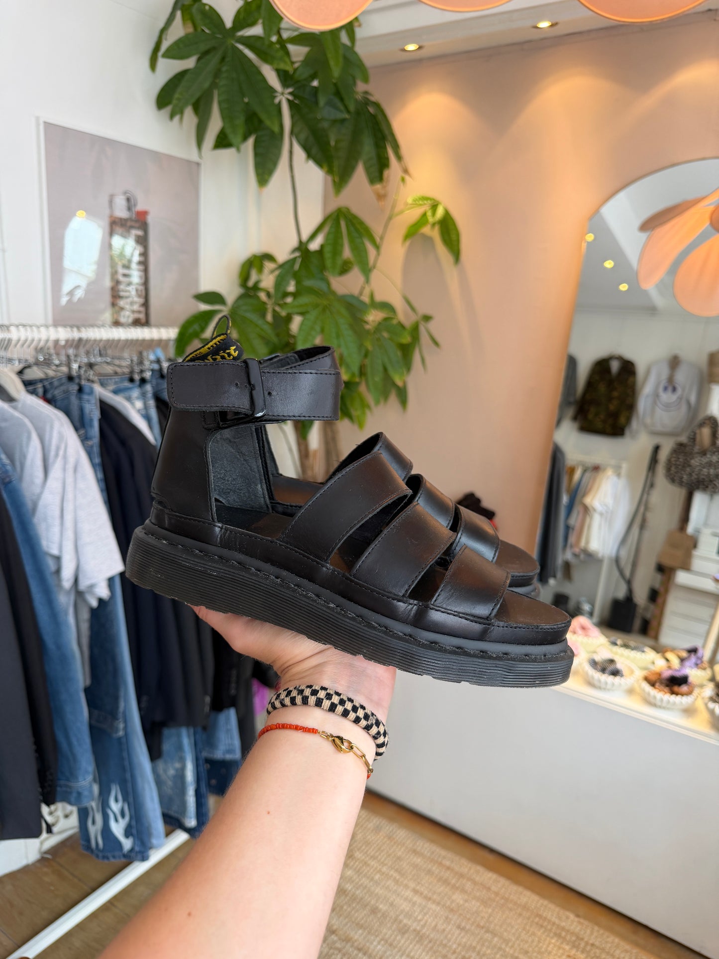 Dr martens sandalen