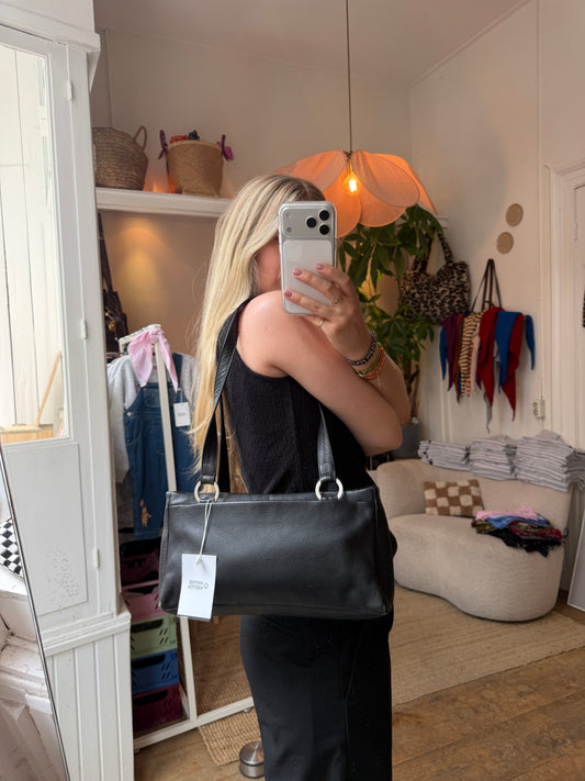 Leather shoulder bag black