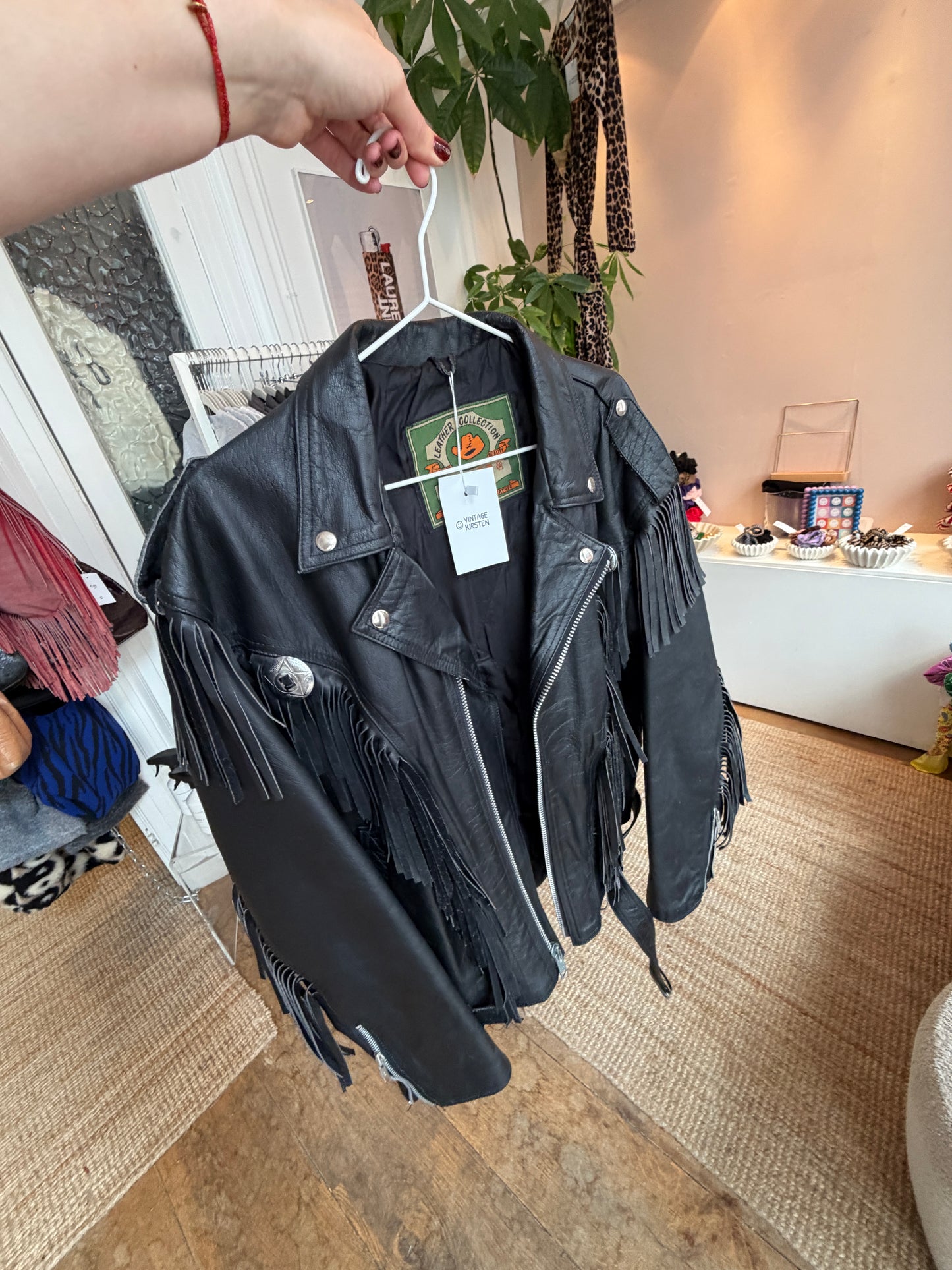 Vintage leather fringe jack black