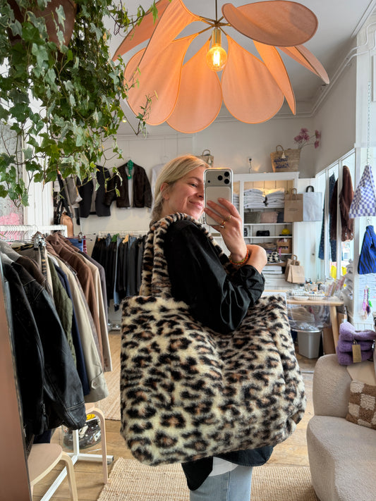 100% wollen luipaard bag