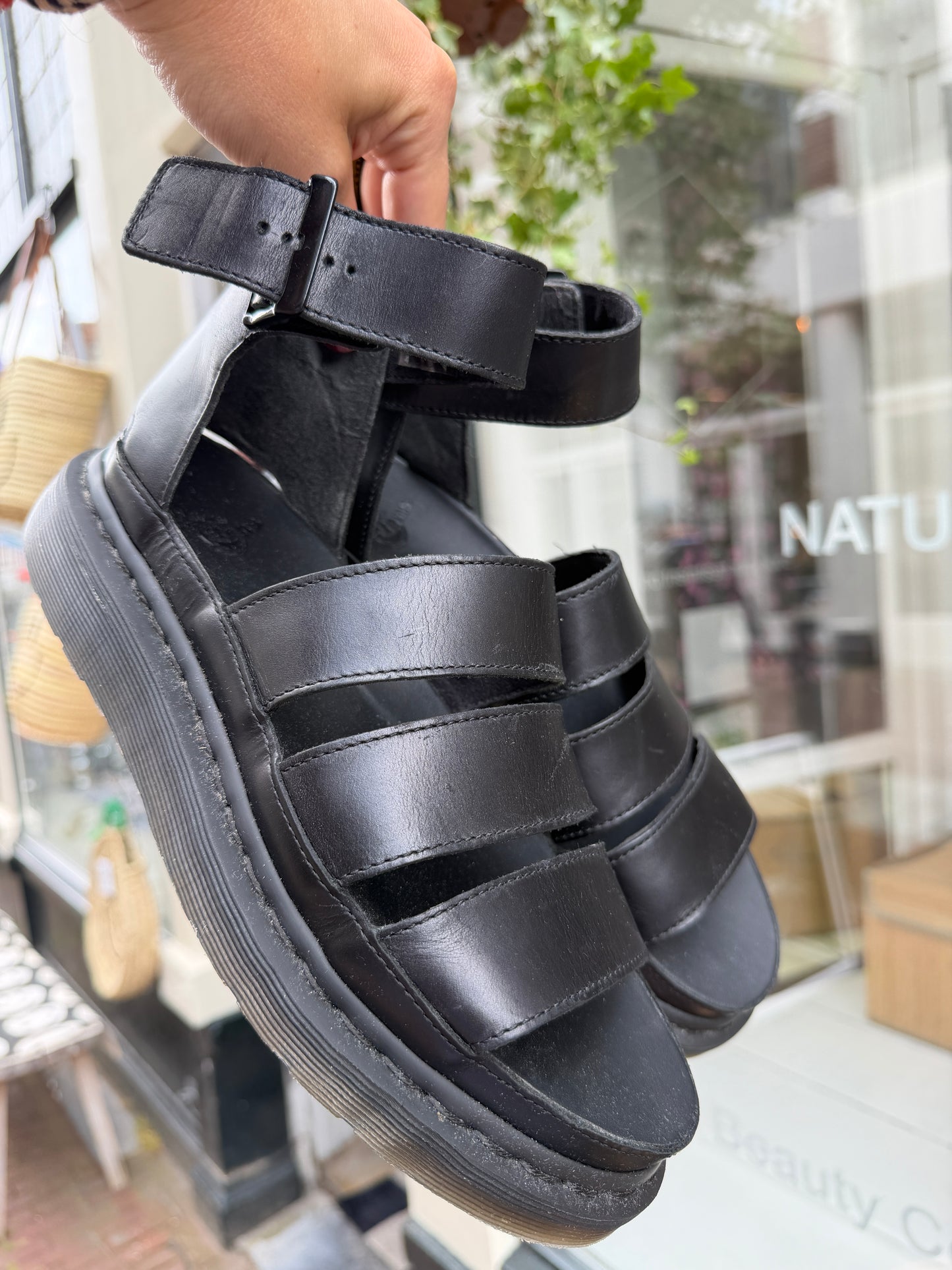 Dr martens sandalen