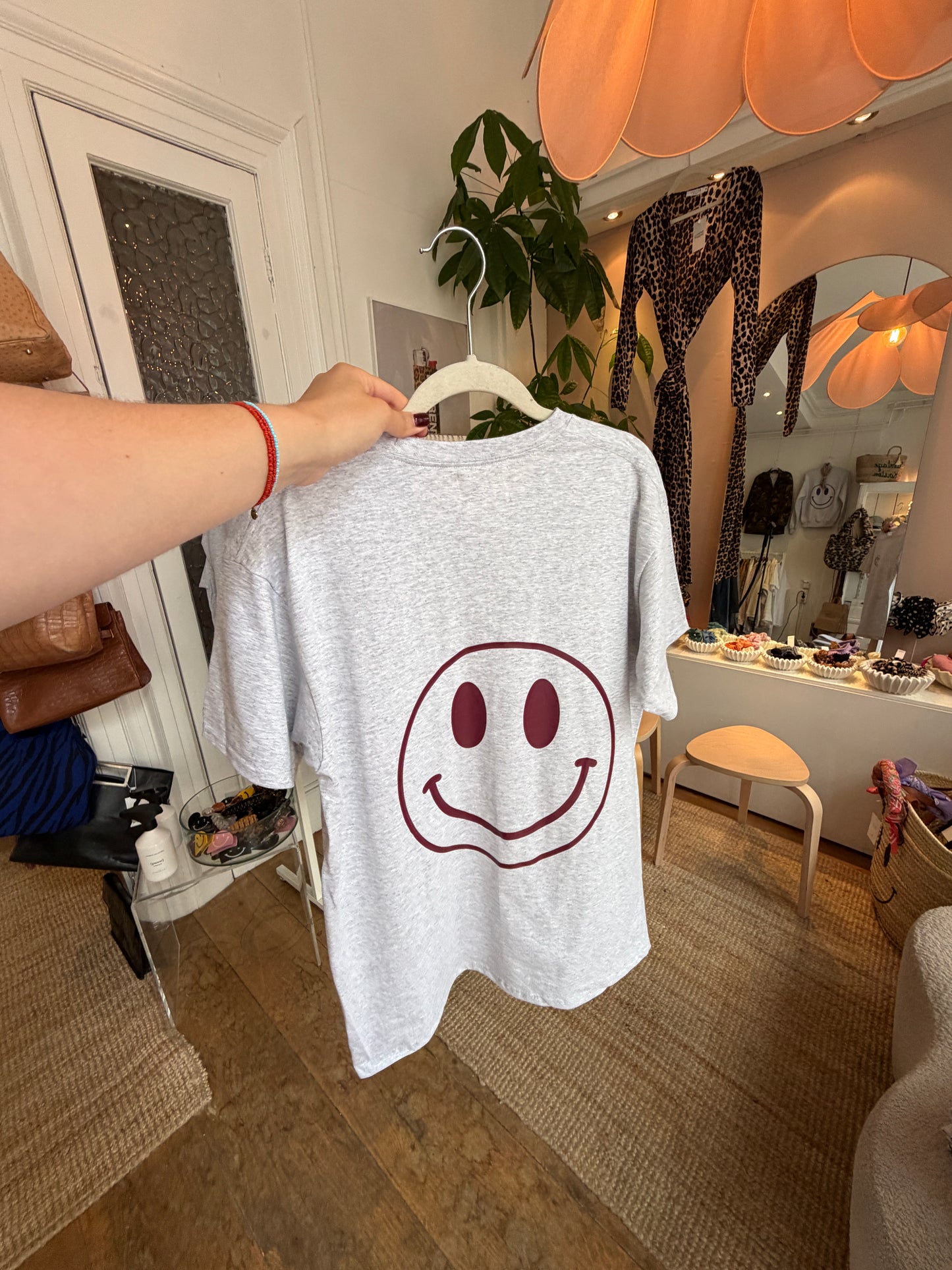 Vintage Kirsten smiley tshirt burgundy/brown