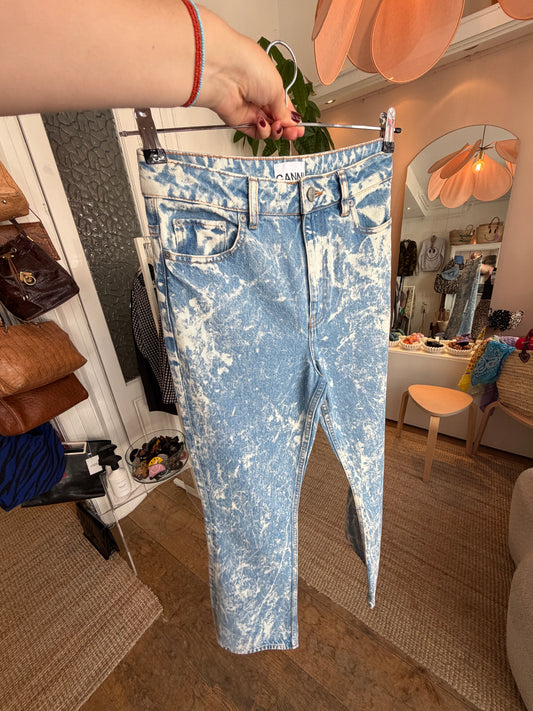 GANNI Betzy bleached cropped jeans