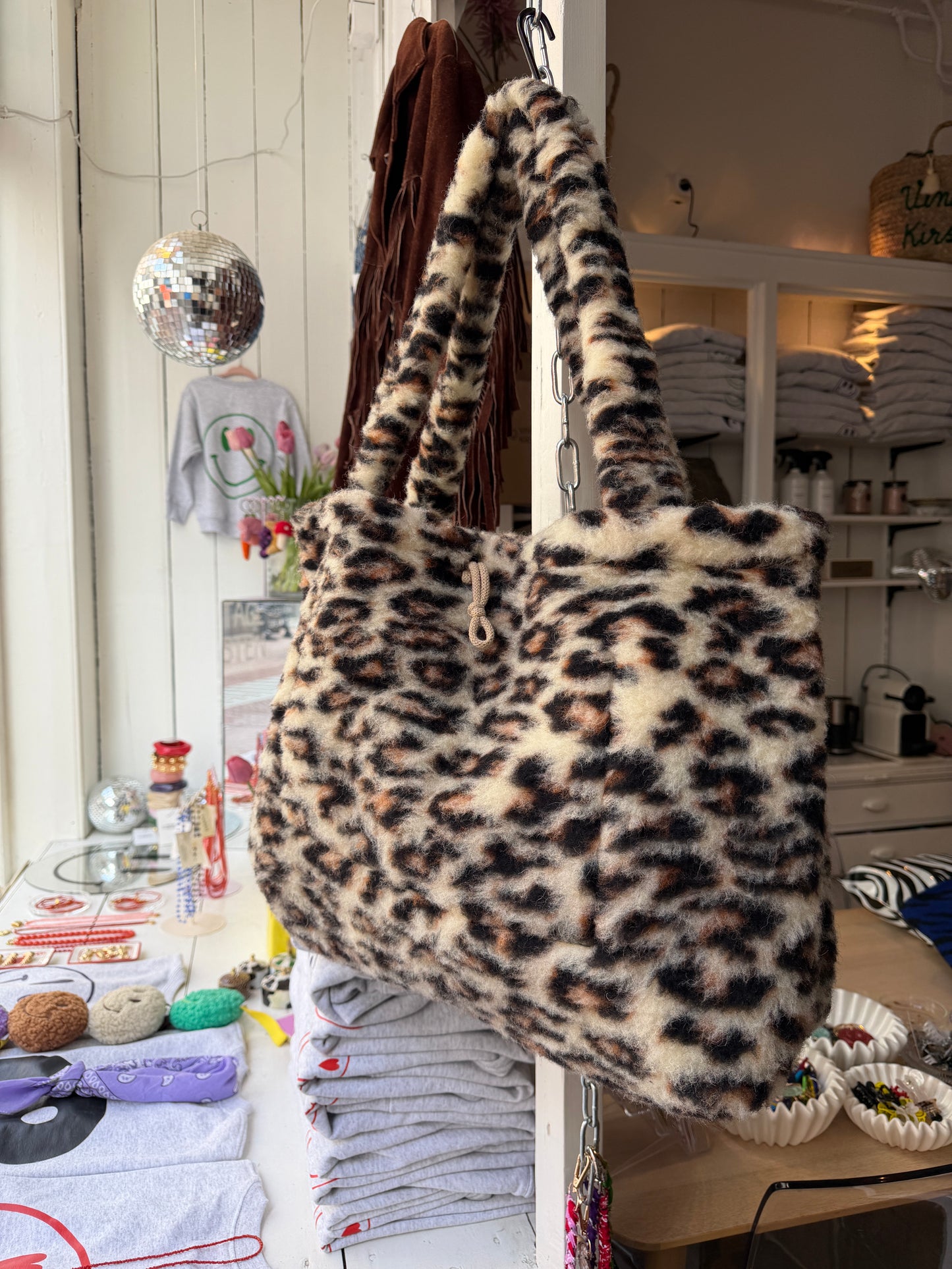 100% wollen luipaard bag