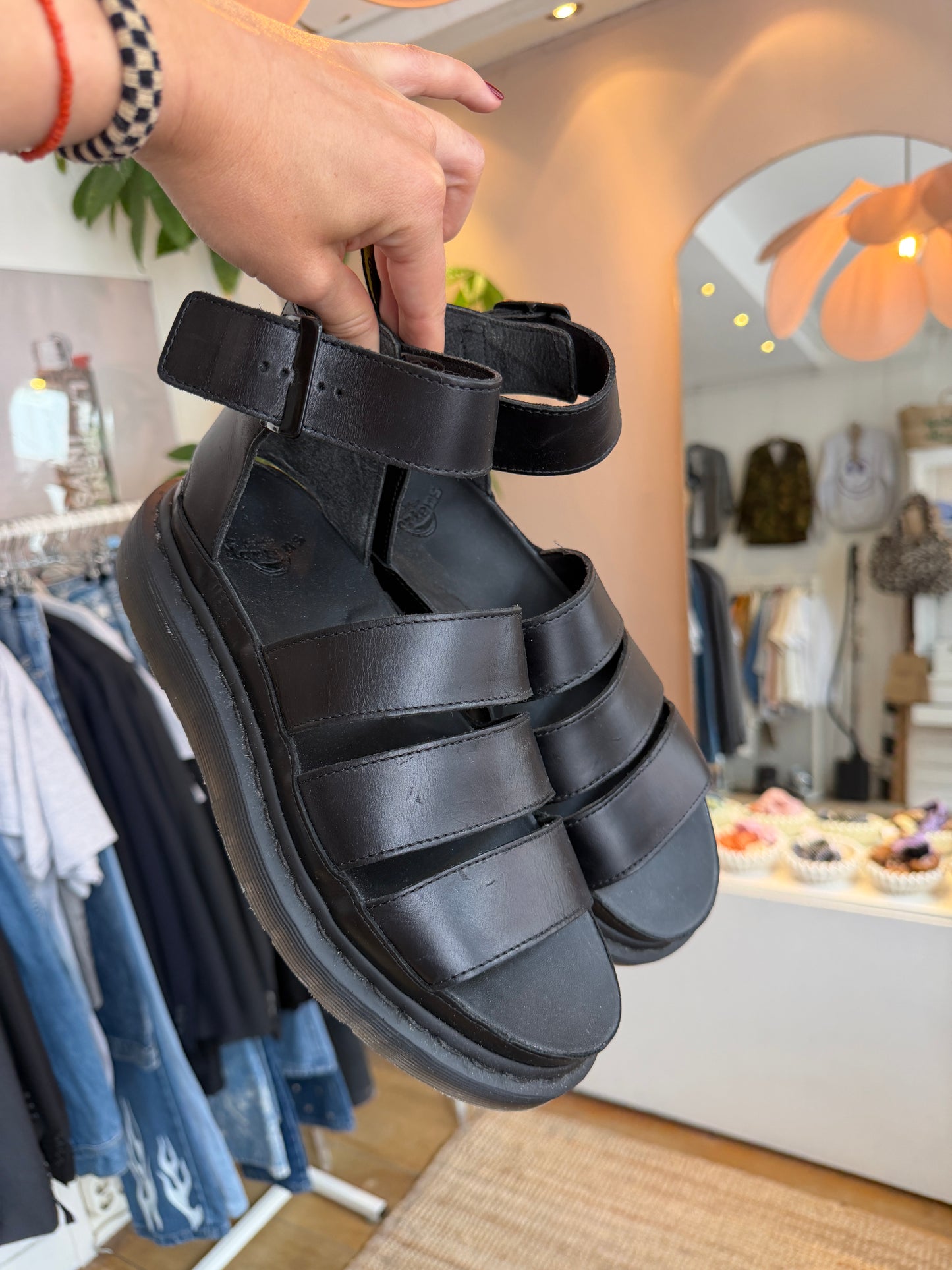 Dr martens sandalen