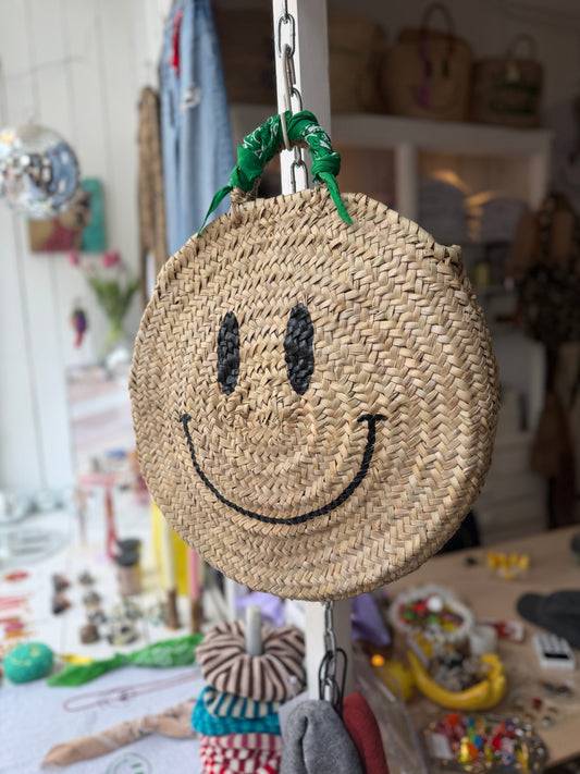 Ronde rieten smile tas ◡̈