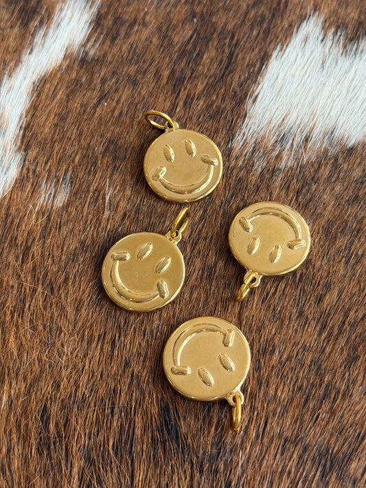 Big smiley pendant